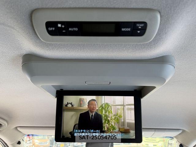 Nissan ELGRAND 2015-07 6526079-11