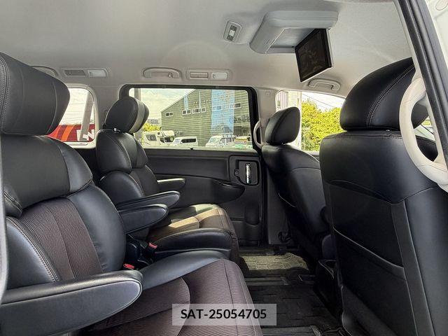 Nissan ELGRAND 2015-07 6526079-15