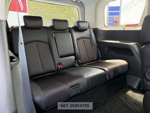 Nissan ELGRAND 2015-07 6526079-16
