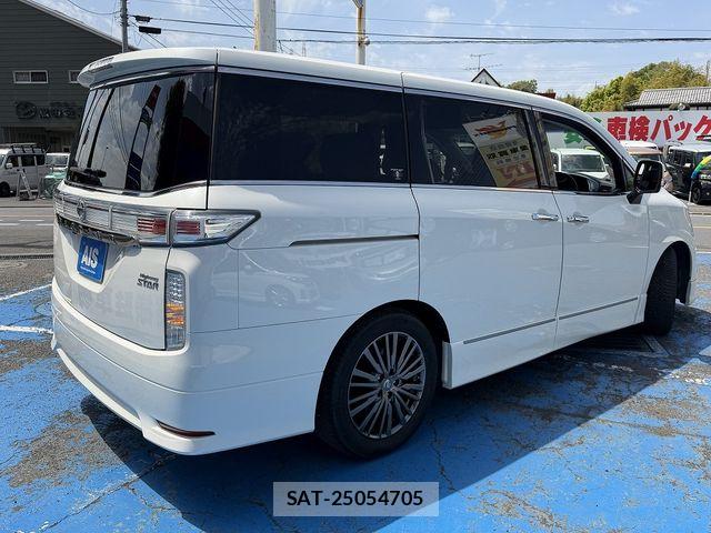 Nissan ELGRAND 2015-07 6526079-3