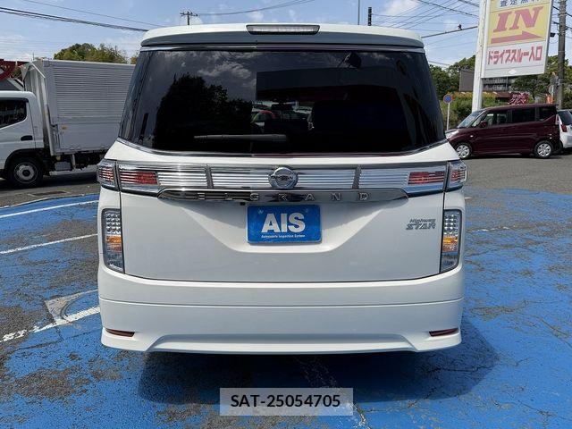 Nissan ELGRAND 2015-07 6526079-4