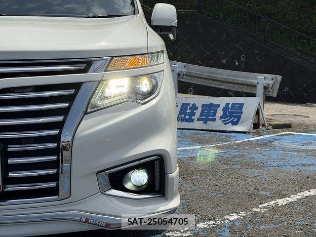 Nissan ELGRAND 2015-07 6526079-7