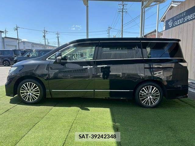 Nissan ELGRAND 2021-02 6544802-15