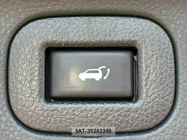 Nissan ELGRAND 2021-02 6544802-7