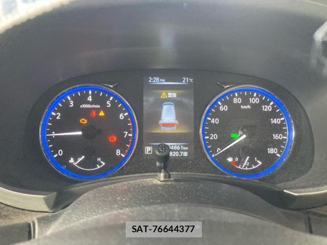 Nissan ELGRAND 2017-04 6611717-19