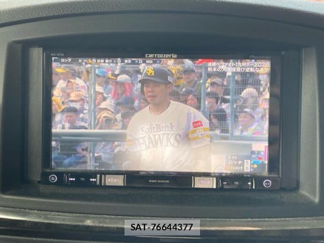 Nissan ELGRAND 2017-04 6611717-21