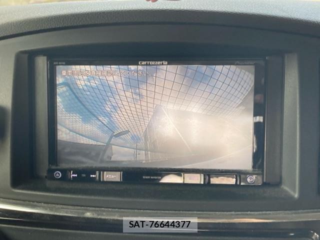 Nissan ELGRAND 2017-04 6611717-22