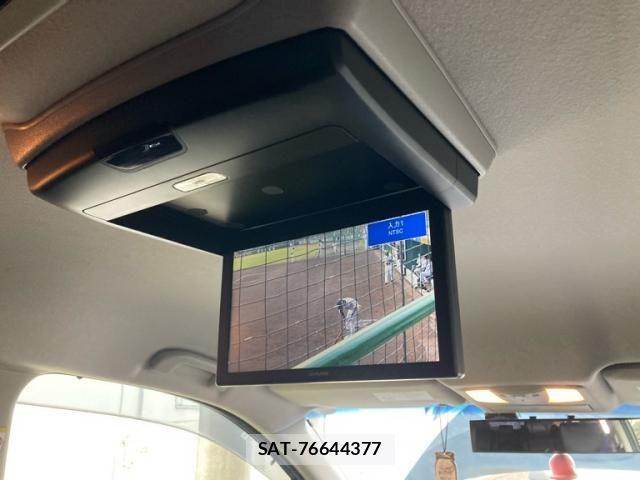 Nissan ELGRAND 2017-04 6611717-25