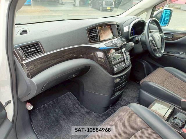 Nissan ELGRAND 2012-01 6611718-2