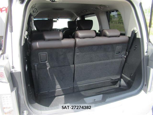 Nissan ELGRAND 2021-03 6611712-14
