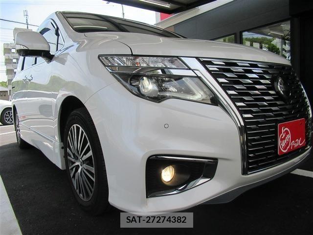 Nissan ELGRAND 2021-03 6611712-17