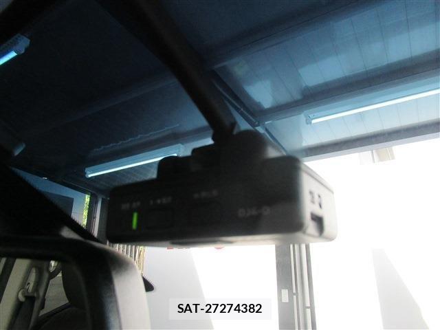 Nissan ELGRAND 2021-03 6611712-7