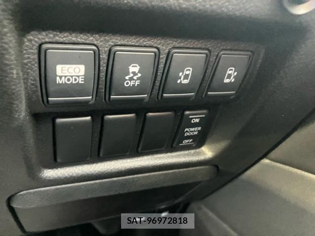 Nissan ELGRAND 2011-07 6611725-10