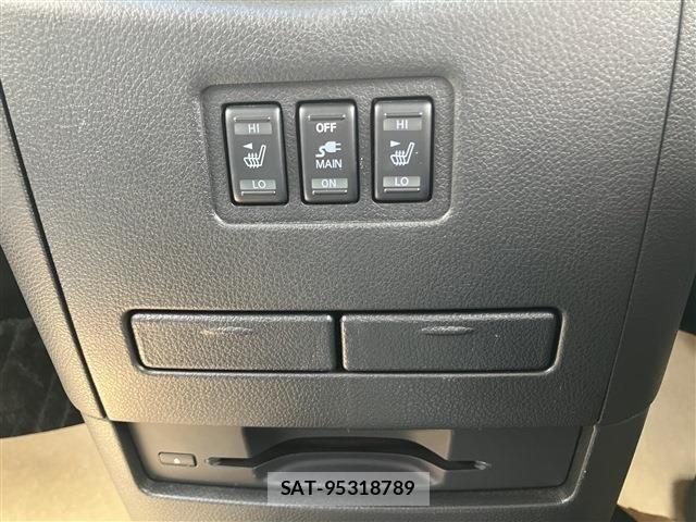 Nissan ELGRAND 2016-11 6641522-21