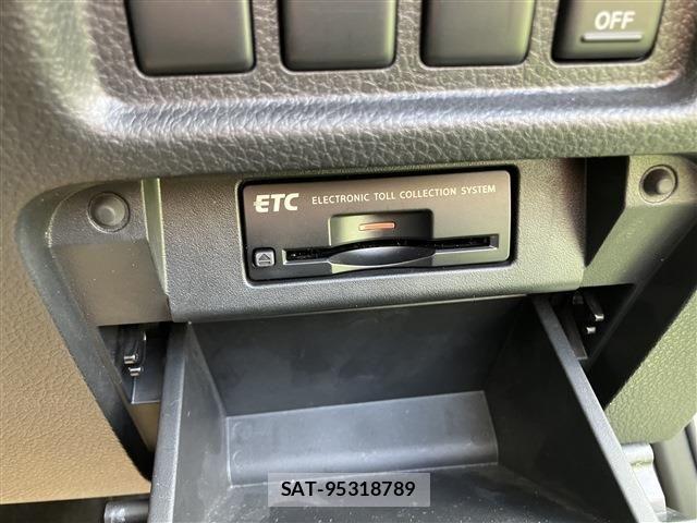 Nissan ELGRAND 2016-11 6641522-24