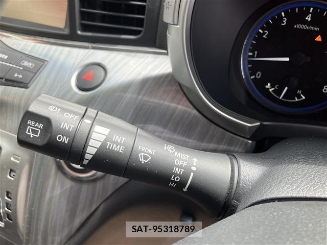 Nissan ELGRAND 2016-11 6641522-28