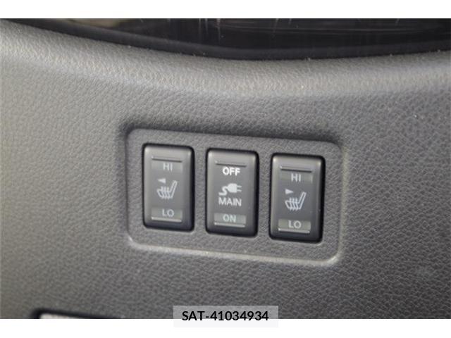 Nissan ELGRAND 2017-08 6671218-12