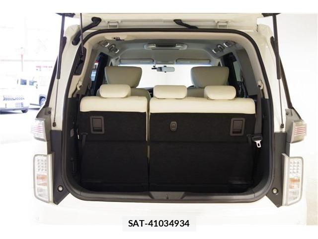 Nissan ELGRAND 2017-08 6671218-16