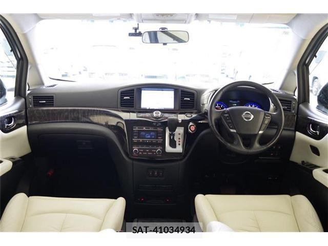 Nissan ELGRAND 2017-08 6671218-1