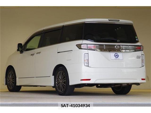 Nissan ELGRAND 2017-08 6671218-20