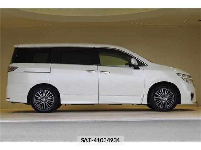 Nissan ELGRAND 2017-08 6671218-22