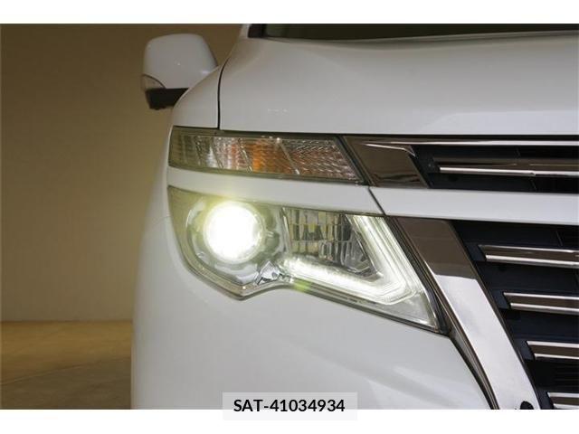 Nissan ELGRAND 2017-08 6671218-25