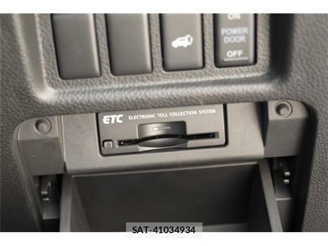 Nissan ELGRAND 2017-08 6671218-4