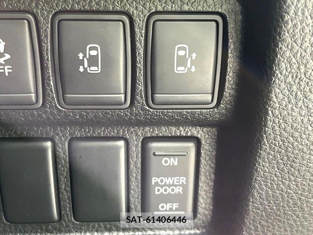 Nissan ELGRAND 2013-07 6675859-5