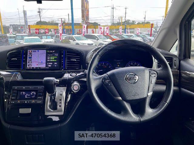 Nissan ELGRAND 2017-11 6675853-1