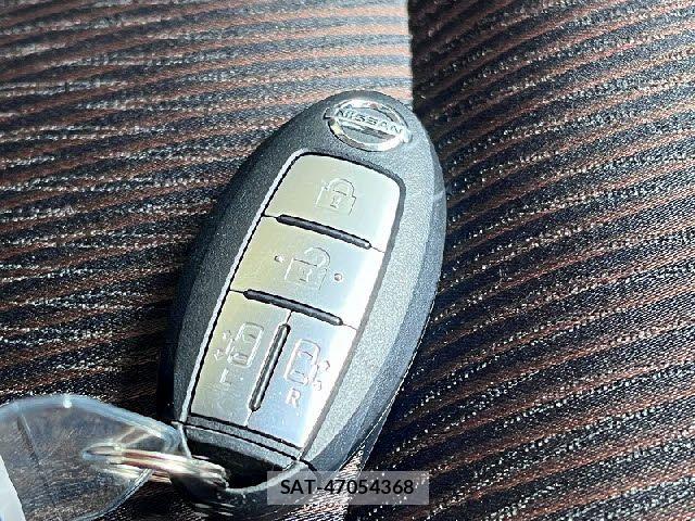 Nissan ELGRAND 2017-11 6675853-20