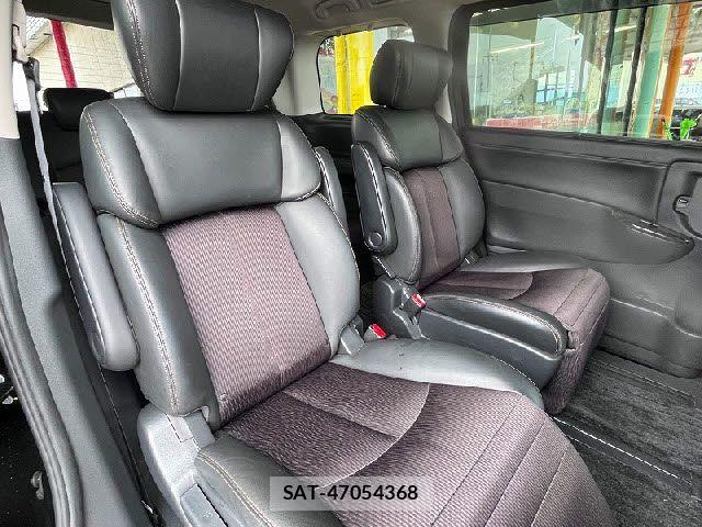 Nissan ELGRAND 2017-11 6675853-3