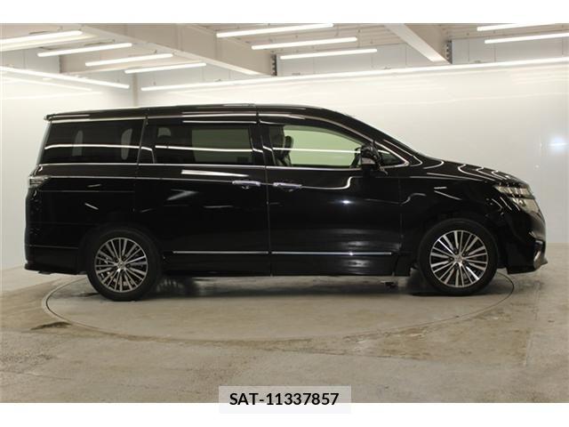 Nissan ELGRAND 2014-05 6675857-2