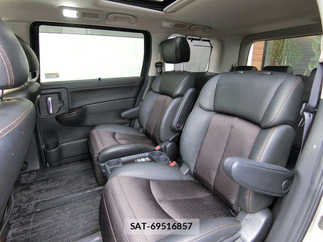 Nissan ELGRAND 2016-02 6675854-11