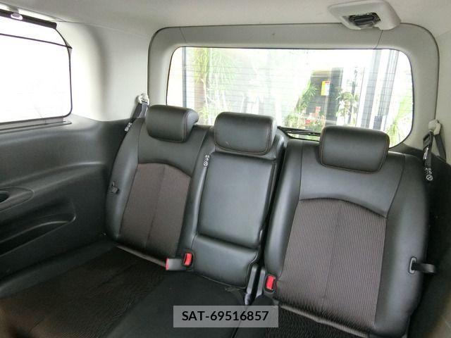 Nissan ELGRAND 2016-02 6675854-12