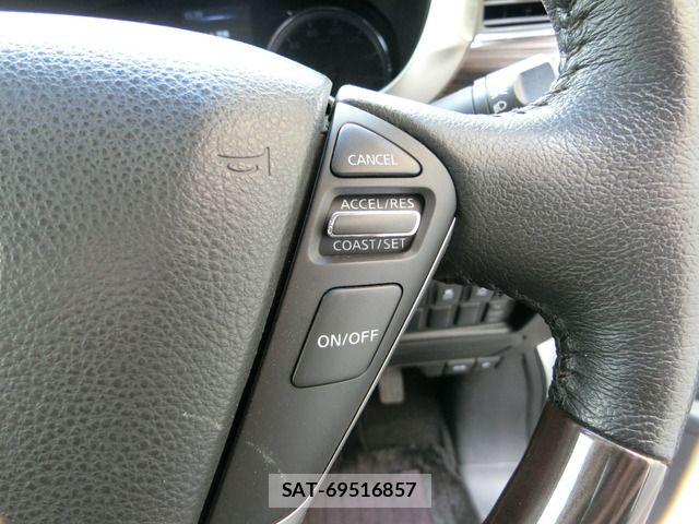 Nissan ELGRAND 2016-02 6675854-17