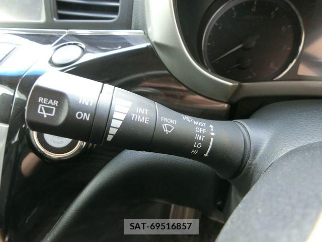 Nissan ELGRAND 2016-02 6675854-18