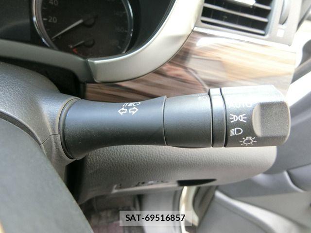 Nissan ELGRAND 2016-02 6675854-19