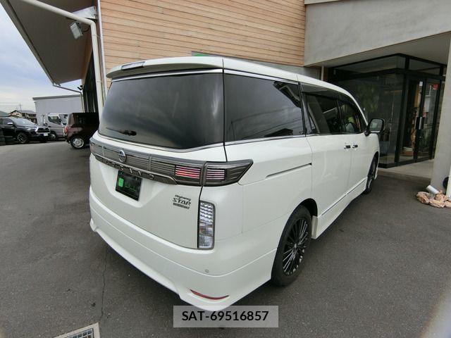 Nissan ELGRAND 2016-02 6675854-8