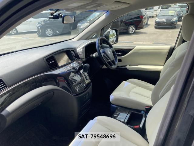 Nissan ELGRAND 2017-03 6675851-24