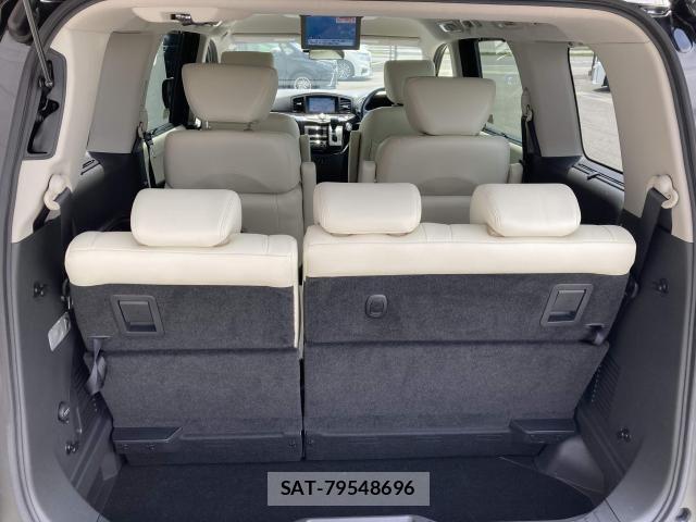 Nissan ELGRAND 2017-03 6675851-28