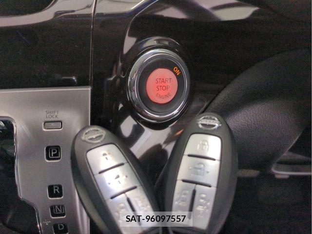 Nissan ELGRAND 2016-11 6675856-13