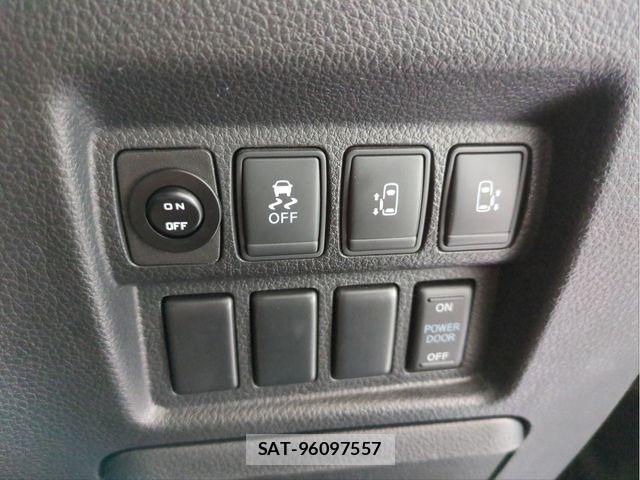 Nissan ELGRAND 2016-11 6675856-14