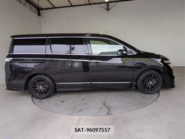 Nissan ELGRAND 2016-11 6675856-17