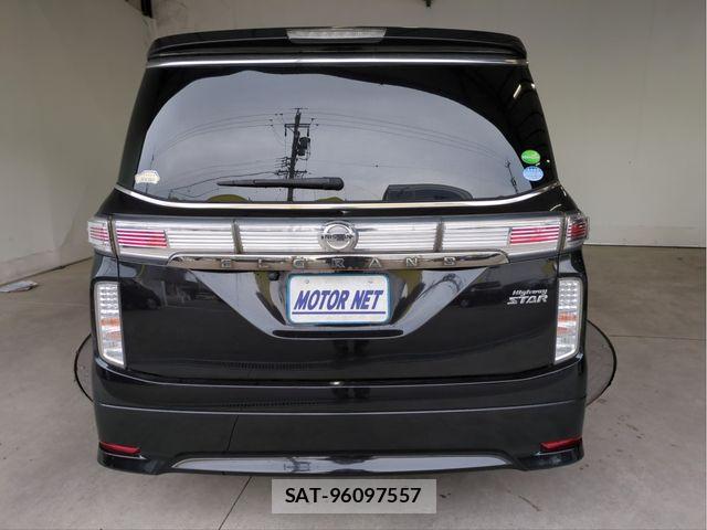 Nissan ELGRAND 2016-11 6675856-18
