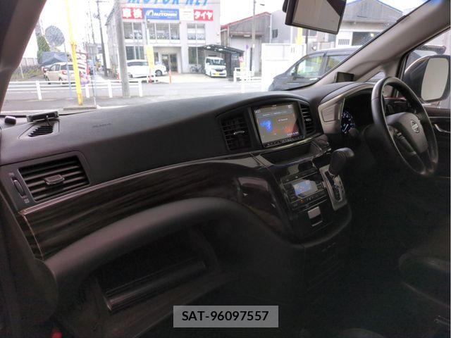 Nissan ELGRAND 2016-11 6675856-2