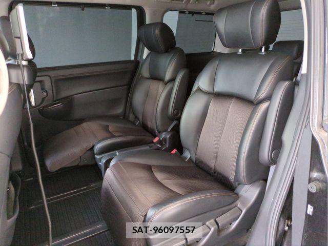 Nissan ELGRAND 2016-11 6675856-4