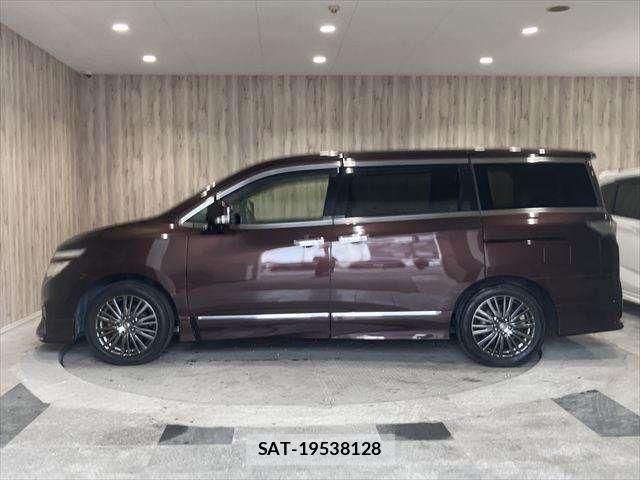 Nissan ELGRAND 2015-03 6682651-20