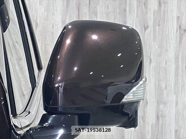 Nissan ELGRAND 2015-03 6682651-21