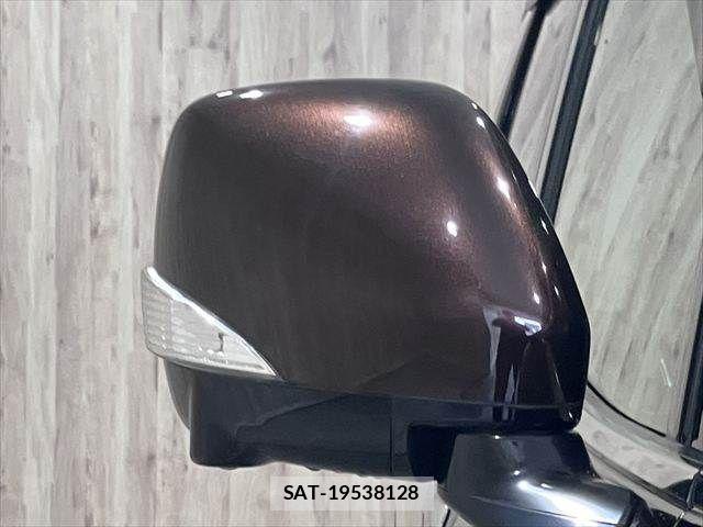 Nissan ELGRAND 2015-03 6682651-22