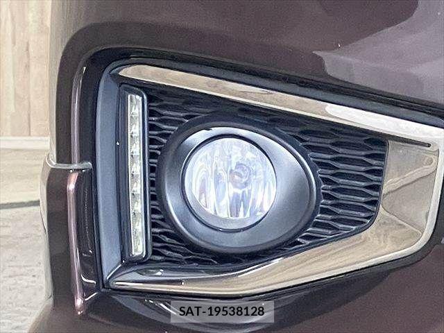 Nissan ELGRAND 2015-03 6682651-26